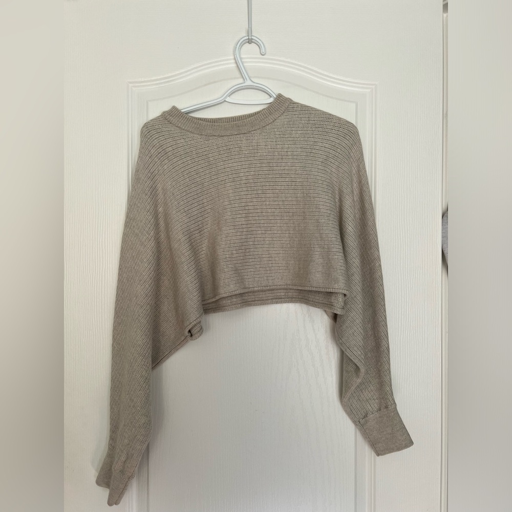 CREAM ARITZIA WOOL CROPPED SWEATER